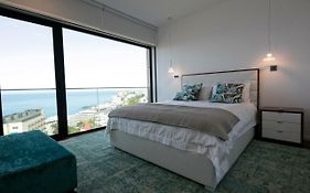 Spacious Luxury Holiday Apartment With A Great View, Funchal, Free Wifi And Parking